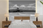 Papier peint - Papier peint Papier peint photo Plage tropicale sur l'île de Boracay - noir et blanc - Largeur 300 cm x hauteur 300 cm