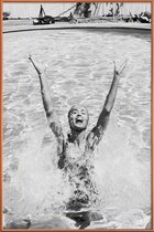 JUNIQE - Poster met kunststof lijst Splash -60x90 /Grijs & Wit