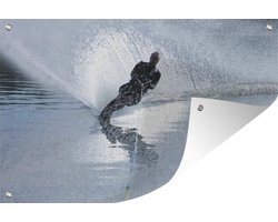 Tuindecoratie Een wakeboarder maakt een bocht en laat veel water achter - 60x40 cm - Tuinposter - Tuindoek