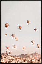 JUNIQE - Poster met kunststof lijst Heteluchtballonnen -13x18 /Bruin &