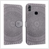 Voor Huawei Honor 10 Lite geperst afdrukpatroon Horizontale flip PU lederen tas met houder & kaartsleuven & portemonnee & & draagkoord (grijs)