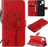 Voor Samsung Galaxy A21s Tree & Cat reliëfpatroon Horizontale flip lederen tas met houder & kaartsleuven & portemonnee & draagkoord (rood)