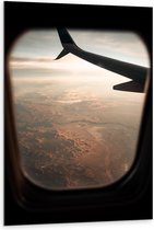 Dibond - Uitzicht op Landschap vanuit Vliegtuig - 80x120cm Foto op Aluminium (Wanddecoratie van metaal)