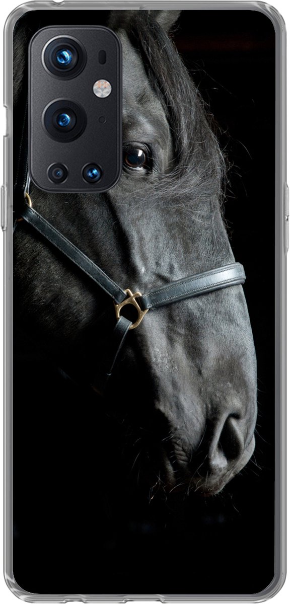 Telefoonhoesje Geschikt voor OnePlus 9 Pro hoesje - Paard - Licht - Zwart - Siliconen Telefoonhoesje Telefoonhoesje
