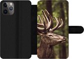 Bookcase Geschikt voor iPhone 11 Pro Max telefoonhoesje - Hert - Natuur - Gewei - Bos - Dieren - Met vakjes - Wallet case met magneetsluiting