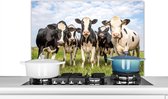 Spatscherm keuken 90x60 cm - Kookplaat achterwand Koeien - Weiland - Dieren - Natuur - Gras - Muurbeschermer - Spatwand fornuis - Hoogwaardig aluminium