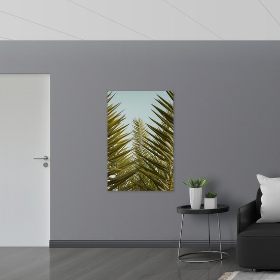 Acrylglas - Palmboom Planten met Blauwe Lucht - 80x120 cm Foto op Acrylglas (Wanddecoratie op Acrylaat)