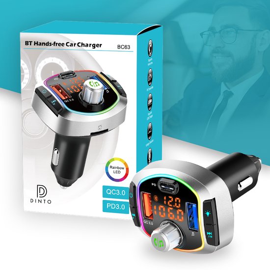 Chargeur de voiture mains libres BT argenté avec éclairage LED arc-en-ciel, ports USB-C, QC 3.0 et écran, à côté de l'emballage.