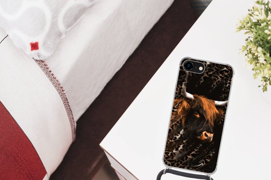 Coque avec cordon iPhone SE 2020 - Highlander écossais - Imprimé panthère - Zwart - Siliconen - Bandoulière - Coque arrière avec cordon - Coque pour téléphone avec cordon - Coque avec corde