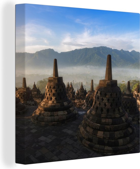 Borobudur dans un matin brumeux en Indonésie toile 2cm 90x90 cm - Tirage photo sur toile (Décoration murale salon / chambre)