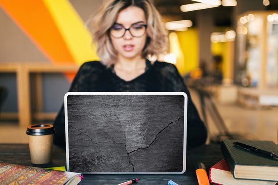 Laptop sticker - 14 inch - Beton print - Zwart - Scheur - 32x5x23x5cm - Laptopstickers - Laptop skin - Cover