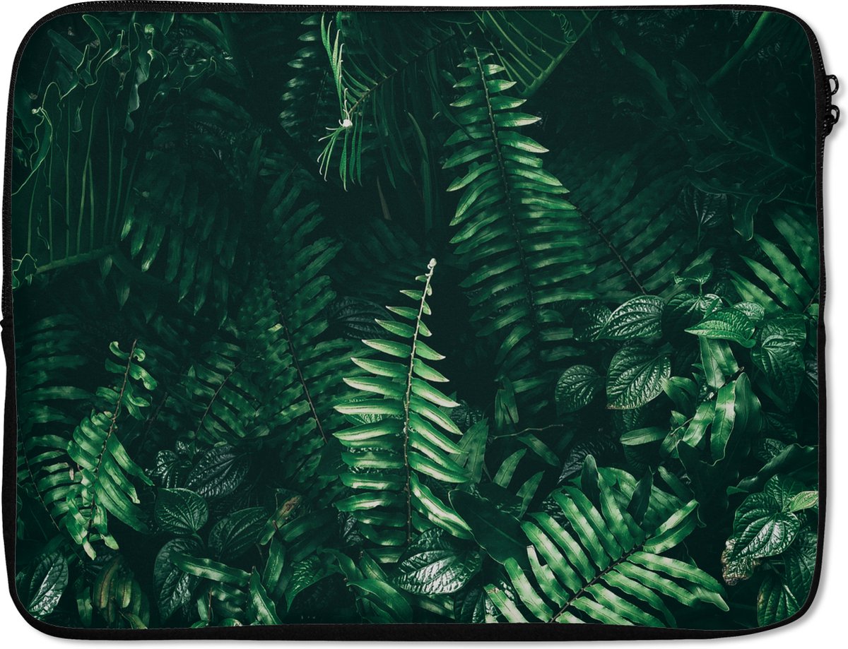 Laptophoes 15.6 inch - Bladeren - Jungle - Natuur - Tropisch - Planten - Laptop sleeve - Binnenmaat 37x26 cm - Zwarte achterkant