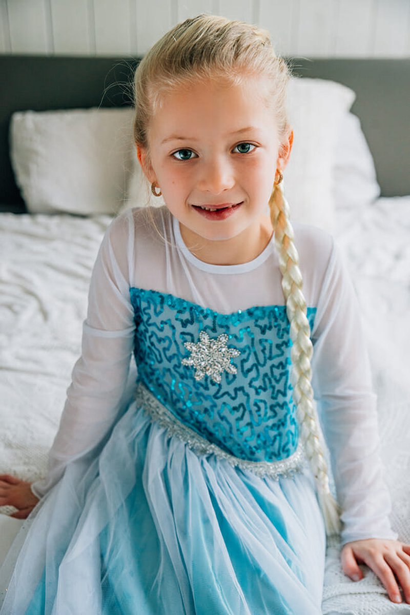 Frozen verkleedkleding - Prinsessenjurk meisje - Elsa jurk - Het Betere Merk - Prinsessenkroon - 122/128 - tiara - Toverstaf - Lange Prinsessenhandschoenen - Haarvlecht - Juwelen - Prinsessen — afbeelding 6