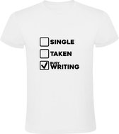 Schrijver Heren T-shirt | relatie | vrijgezel | bezig met schrijven | bezet | grappig | Wit