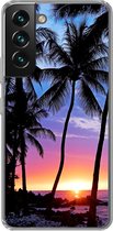 Geschikt voor Samsung Galaxy S22 Plus hoesje - De kleurrijke zonsondergang achter een rij met palmbomen op Hawaï - Siliconen Telefoonhoesje