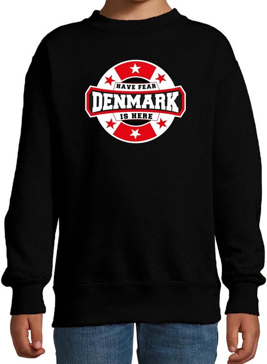 Have fear Denmark is here sweater met sterren embleem in de kleuren van de Deense vlag - zwart - kids - Denemarken supporter / Deens elftal fan trui / EK / WK / kleding 98/104