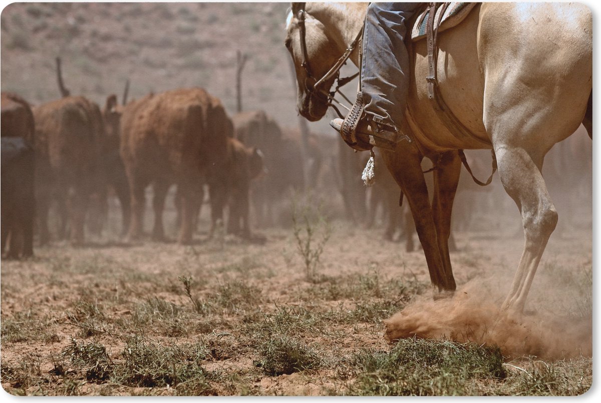 Muismat XXL 90x60 cm - Bureau onderlegger - Bureau mat Een cowboy op zijn paard die het vee bewaakt - Bureaumat - Gaming mousepad xl - Bureaulegger groot - Computer deskmat