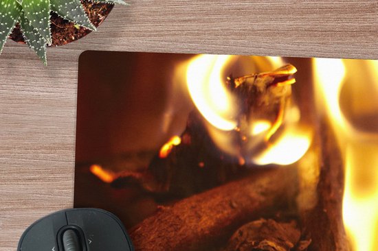 Muismat XXL 80x40 cm - Bureau onderlegger - Bureau mat Een open haard met vuur - Bureaumat - Gaming mousepad xl - Bureaulegger groot - Computer deskmat