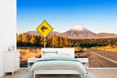 Behang - Fotobehang Asfalt weg in het Nationaal park Tongariro in Nieuw-Zeeland - Breedte 360 cm x hoogte 240 cm