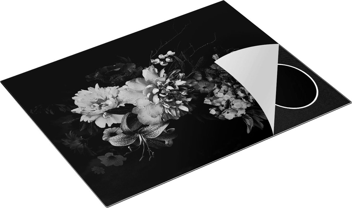 Chefcare Inductie Beschermer Diverse Bloemen op Zwart Achtergrond - Zwart Wit - 77x59 cm - Afdekplaat Inductie - Kookplaat Beschermer - Inductie Mat