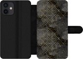 Bookcase Geschikt voor iPhone 12 Mini telefoonhoesje - Marmer print - Zwart - Goud - Geometrie - Met vakjes - Wallet case met magneetsluiting