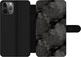 Bookcase Geschikt voor iPhone 11 Pro Max telefoonhoesje - Marmer print - Glitter - Goud - Zwart - Patronen - Met vakjes - Wallet case met magneetsluiting