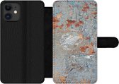 Bookcase Geschikt voor iPhone 11 telefoonhoesje - Roest print - Verf - Metaal - Met vakjes - Wallet case met magneetsluiting