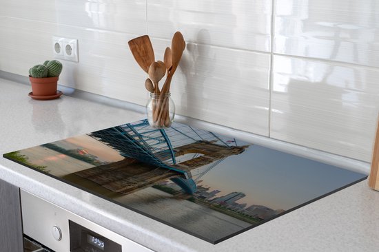 KitchenYeah® Inductie beschermer 76x51.5 cm - De John A. Roebling hangbrug met uitzicht op de stad Cincinatti - Kookplaataccessoires - Afdekplaat voor kookplaat - Inductiebeschermer - Inductiemat - Inductieplaat mat