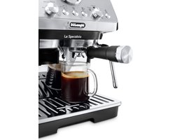 De'Longhi La Specialista Arte – Pistonmachine met bonenmaler, Handmatige espresso- en melkbereidingen, Inclusief professionele baristakit- Metal/Black - EC9155.MB