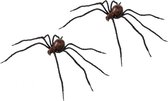 Set van 2x stuks buigbare Halloween decoratie spin met bloed 86 cm - Horror decoratie dieren - Spookhuis spinnen