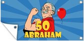 Schuttingposter Jubileum cadeau - 50 jaar versiering - Ballon - Man - Abraham - 200x100 cm - Tuindoek - Verjaardag versiering - Spandoek