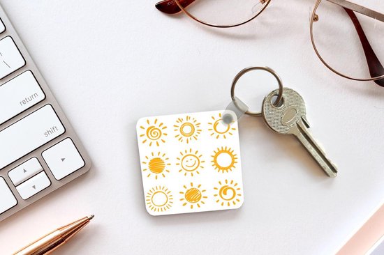 Keychain Happy Illustrations - Différents soleils dessinés porte-clés plastique - porte-clés carré avec photo
