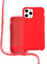 Coverzs Silicone case met koord - Telefoonhoesje met koord - Backcover hoesje met koord - touwtje - geschikt voor Apple iPhone 11 Pro Max - Rood