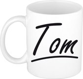 Tom naam cadeau mok / beker met sierlijke letters - Cadeau collega/ vaderdag/ verjaardag of persoonlijke voornaam mok werknemers