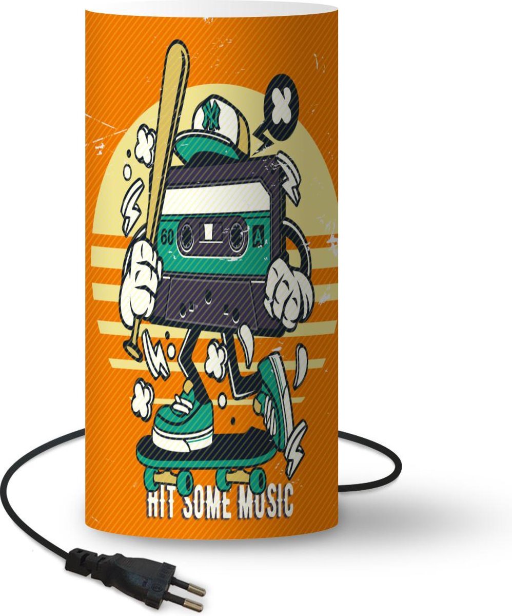 Lamp - Nachtlampje - Tafellamp slaapkamer - Cassettebandjes - Honkbalknuppel - Vintage - 33 cm hoog - Ø15.9 cm - Inclusief LED lamp