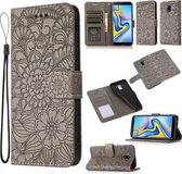 Voor Samsung Galaxy J6 Skin Feel Reliëf Zonnebloem Horizontale Flip Lederen Case met Houder & Kaartsleuven & Portemonnee & Lanyard (Grijs)