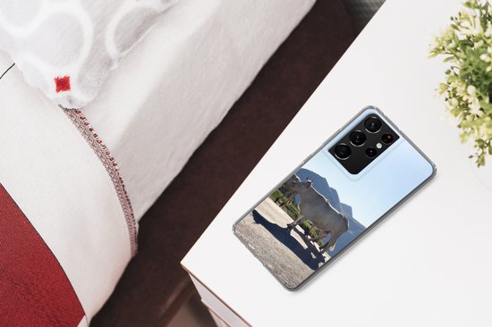 Telefoonhoesje Geschikt voor Samsung Galaxy S21 Ultra hoesje - Schotse hooglander - Licht - Berg - Natuur - Siliconen Telefoonhoesje Telefoonhoesje