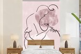 Behang - Fotobehang Mensen - Pastel - Liefde - Abstract - Omhelzing - Breedte 180 cm x hoogte 280 cm - Behangpapier
