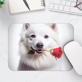 Muismat - Romantische Eskimo Hond met Roos tegen Witte Achtegrond - 25x18 cm - 2 mm Dik - Muismat van Vinyl