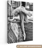Canvas schilderij - Schilderij vrouw - Ballet - Dans - Ballerina - Zwart wit - Schilderijen op canvas - 90x140 cm - Foto op canvas - Canvasdoek