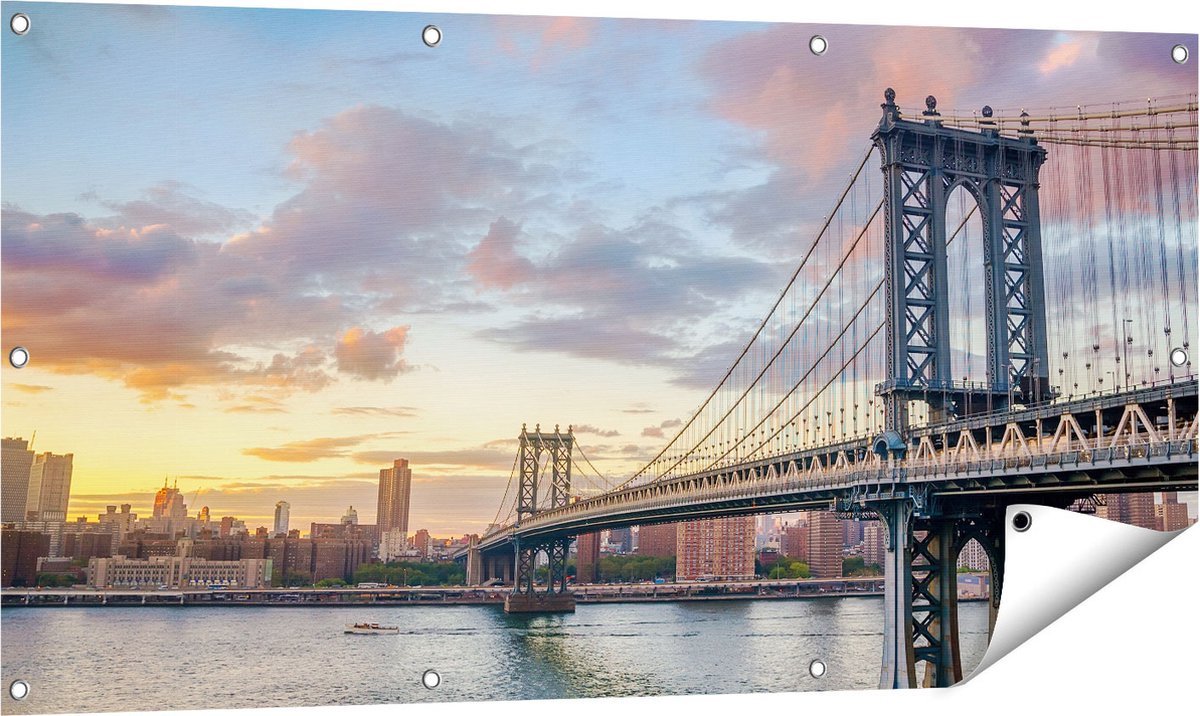 Gards Tuinposter Manhattan Bridge Brug in New York - 120x60 cm - Tuindoek - Tuindecoratie - Wanddecoratie buiten - Tuinschilderij Multikleur