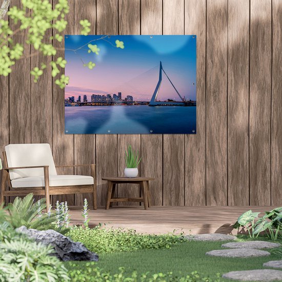 Gards Tuinposter Erasmusbrug in Rotterdam met Zonsondergang - 120x90 cm - Tuindoek - Tuindecoratie - Wanddecoratie buiten - Tuinschilderij