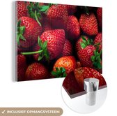 MuchoWow® Glasschilderij 120x80 cm - Schilderij acrylglas - Aardbeien - Fruit - Bladeren - Foto op glas - Schilderijen