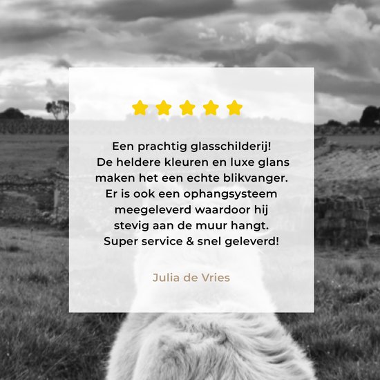 MuchoWow® Glasschilderij 80x160 cm - Schilderij acrylglas - Wolf uitkijkend over landschap in zwart-wit - Foto op glas - Schilderijen