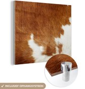 MuchoWow® Glasschilderij 90x90 cm - Schilderij glas - Een gevlekte koeienhuid - Foto op acrylglas - Schilderijen