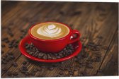 Vlag - Rood Kopje met Koffie Omringd door Koffiebonen - 75x50 cm Foto op Polyester Vlag