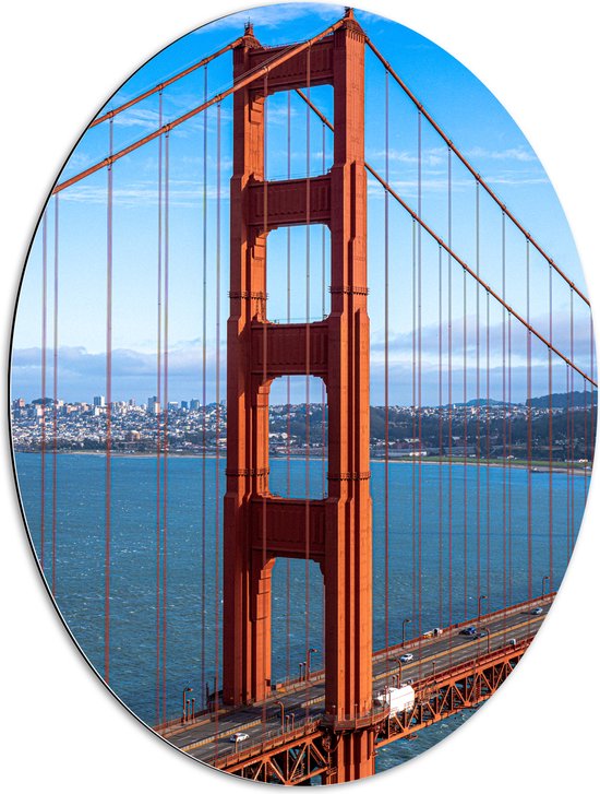 Dibond Ovaal - Uitzicht op Deel van Golden Gate Bridge op Zonnige Dag - 60x80 cm Foto op Ovaal (Met Ophangsysteem)
