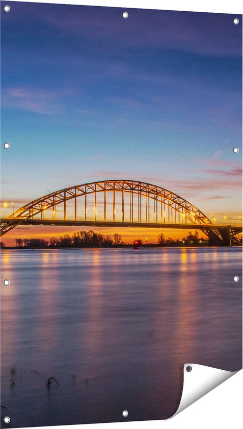 Gards Tuinposter Waalbrug in Nijmegen - 80x120 cm - Tuindoek - Tuindecoratie - Wanddecoratie buiten - Tuinschilderij