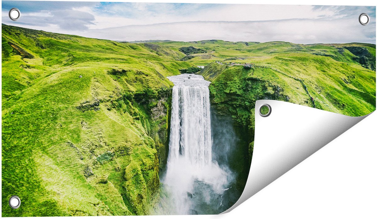 Gards Tuinposter Waterval in het Groene Landschap - 60x30 cm - Tuindoek - Tuindecoratie - Wanddecoratie buiten - Tuinschilderij Multikleur