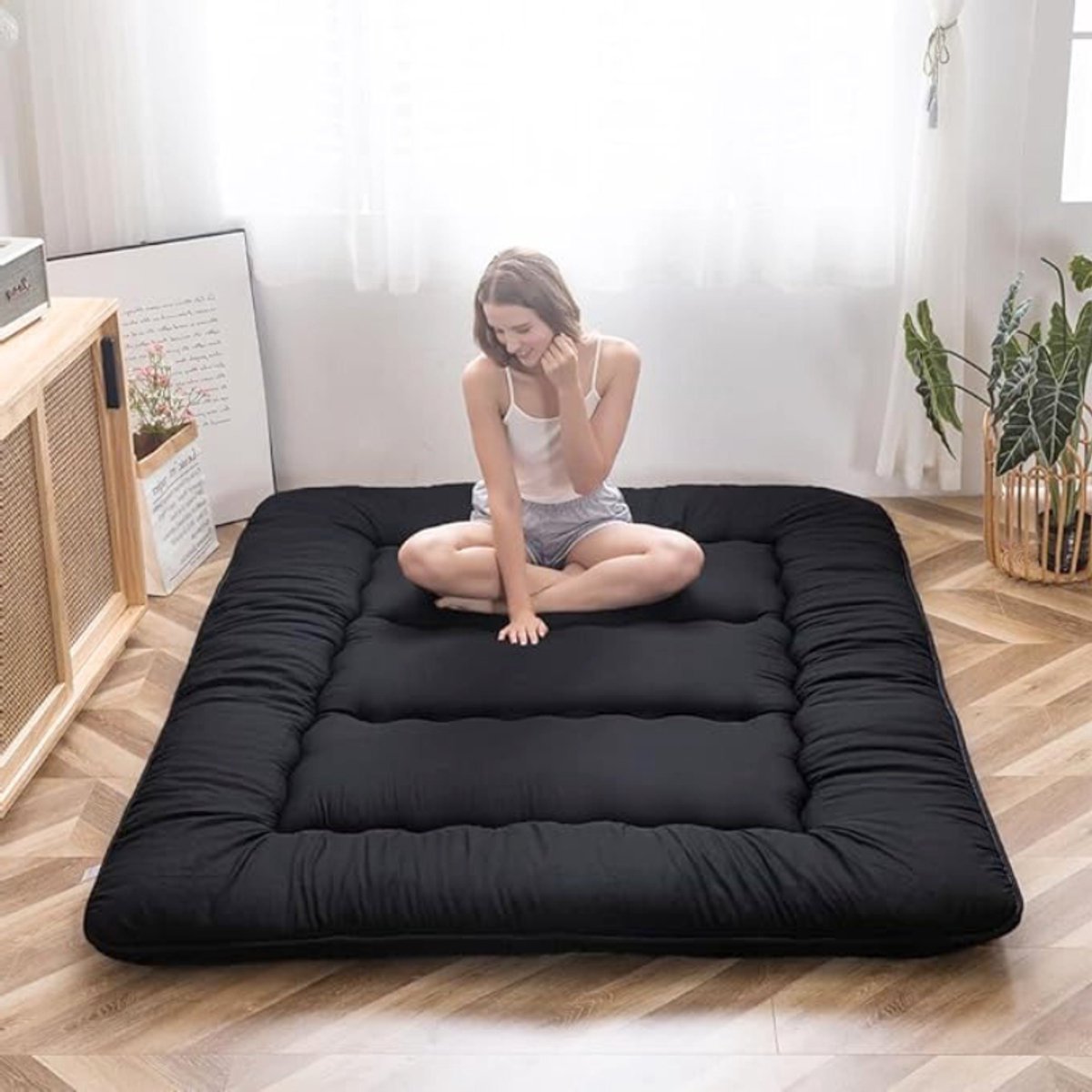 BOG Vloermatras Futon – Japanse Stijl – 1-Persoons Gewatteerd Matras – Compact Opvouwbaar Voor Gasten- Kamperen & Reizen – Zwart – 150 × 200 cm